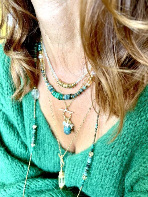 collier toggle scarab emerald