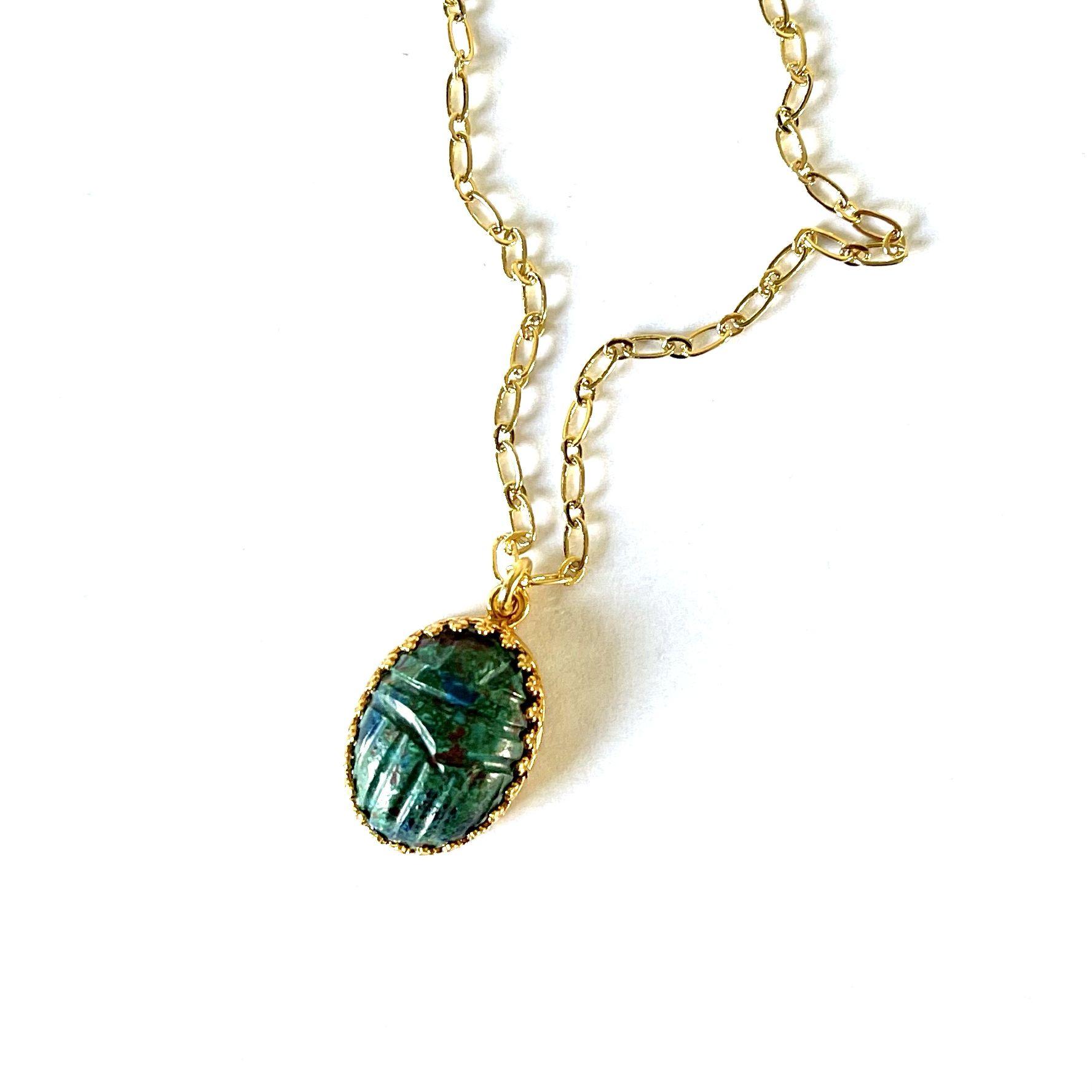 paulettequincaillerie-bijoux-createur-pierres-semi-précieuses-lithotherapie-turquoise-scarabée_28 collier medaillon scarabee