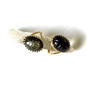 bague scarabée obsidienne dorée