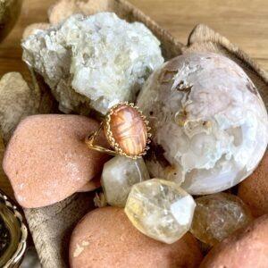 bague scarabée pierre de soleil