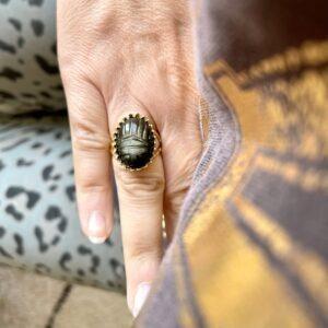 bague scarabée obsidienne dorée