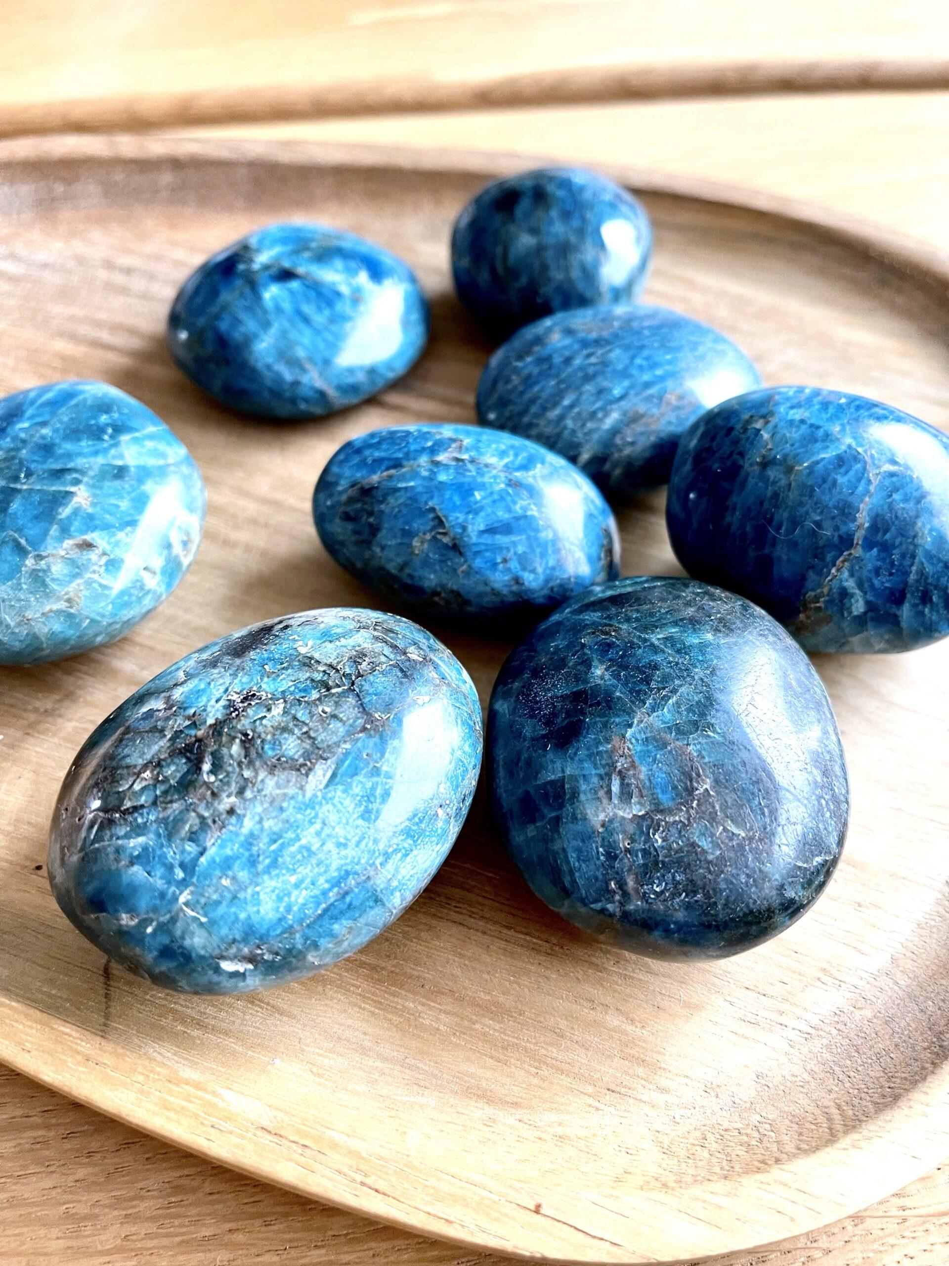 paulettequincaillerie-bijoux-createur-pierres-semi-précieuses-lithotherapie-celestine-agate-fleur-de-cerisier-sakura_8 galet apatite