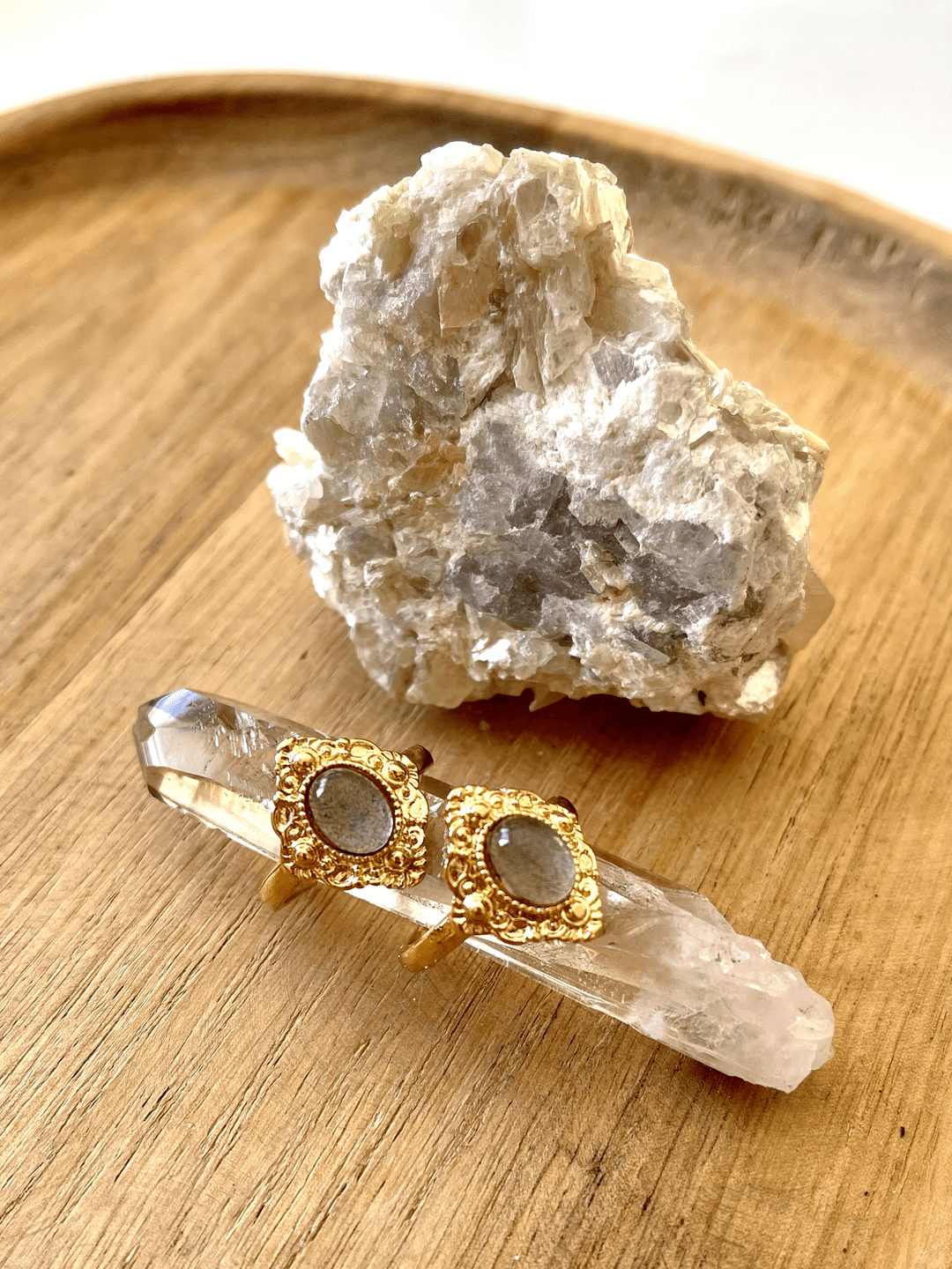 paulettequincaillerie-paulette-bijoux-bague-vintage-medaillon-pierres-semi-precieuses_13 bague ornella labradorite