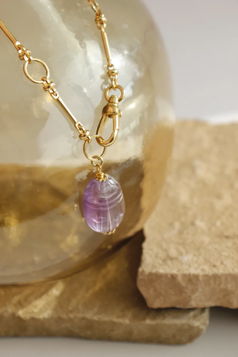 collier-mamounia-scarabée-amethyste-paulettequincaillerie-bijoux-createur-pierres-semi-précieuses-fines-lithotherapie-talisman-amulette_27 collier ammonia scarabée améthyste