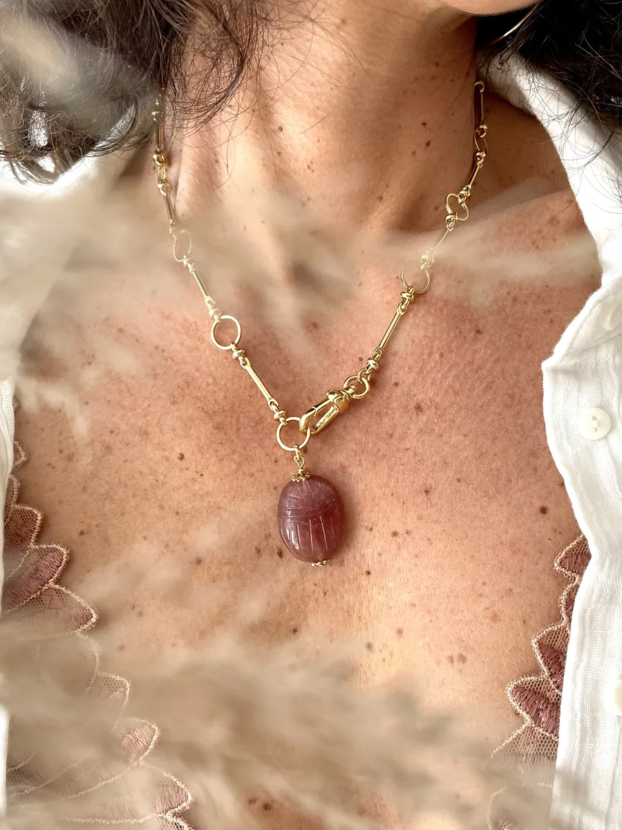 collier-mamounia-scarabée-quartz-fraise-amulette-talismans-paulettequincaillerie-bijoux-createur-pierres-semi-précieuses-lithotherapie_44 collier ammonia scarabée quartz fraise