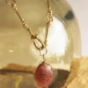 collier-mamounia-scarabée-quartz-fraise-paulettequincaillerie-bijoux-createur-pierres-semi-précieuses-fines-lithotherapie-talisman-amulette_29 collier ammonia scarabée en quartz fraise